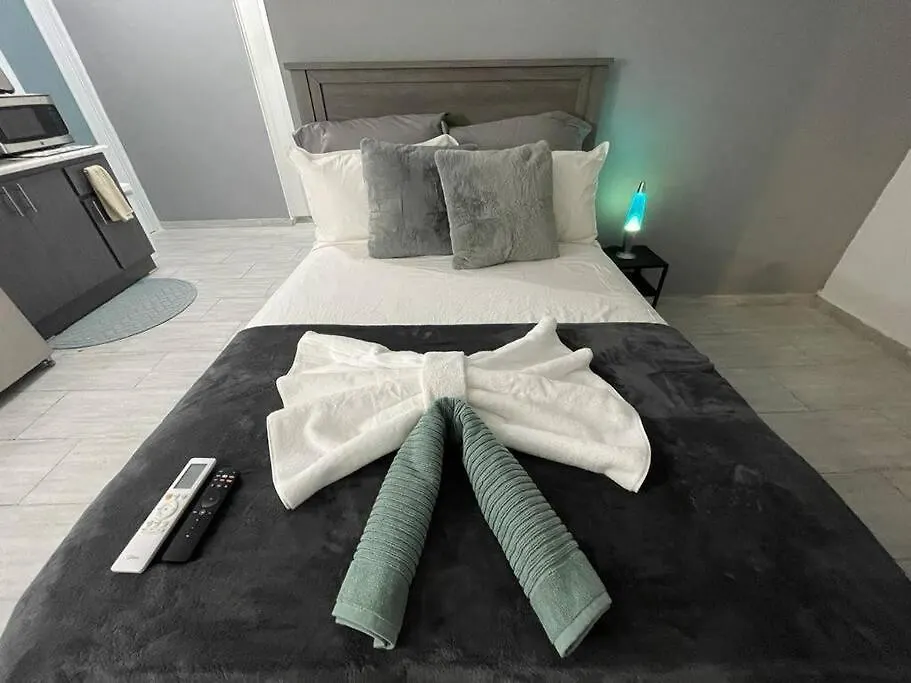 Urban Lodgings One @ Roosevelt 457 San Juan Apartment